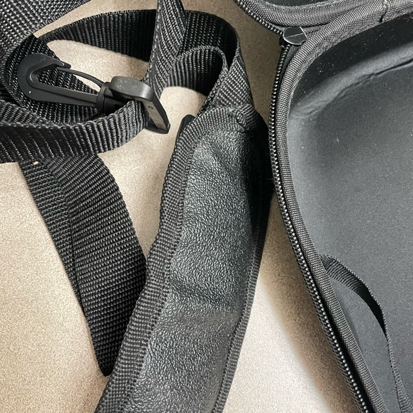 LIDS Black Hat Cap Travel Hard Case w/ Handle Ventilated Luggage Carrying Strap - Picture 5 of 5